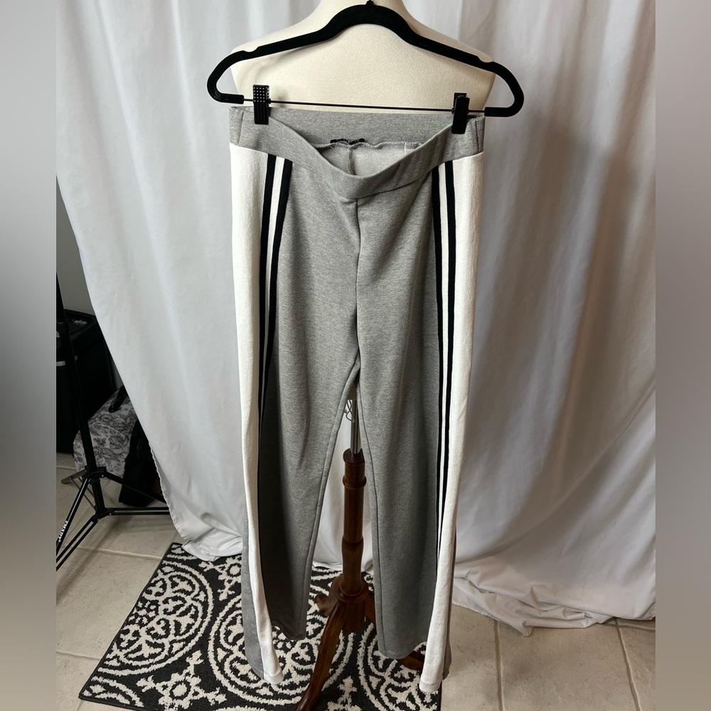 🤍 Junie Gray Side-Stripe Track Pants | Size M